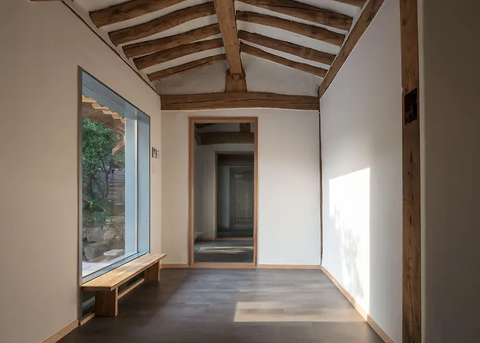 Side Hanok