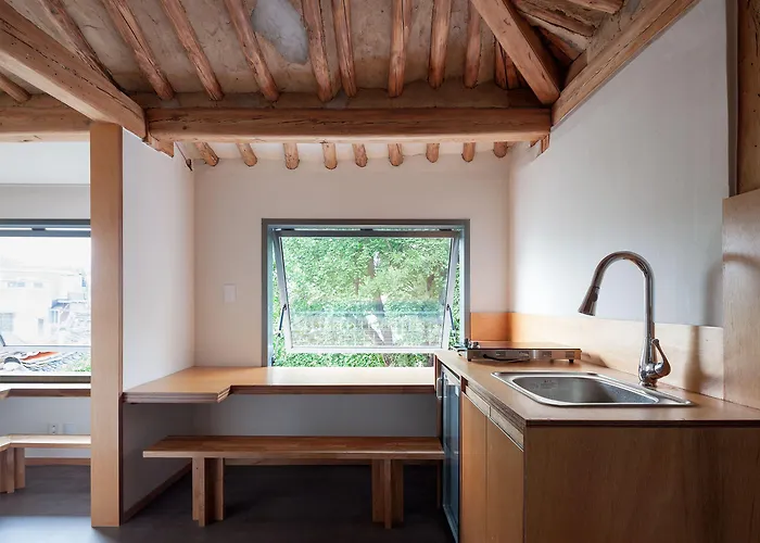Side Hanok