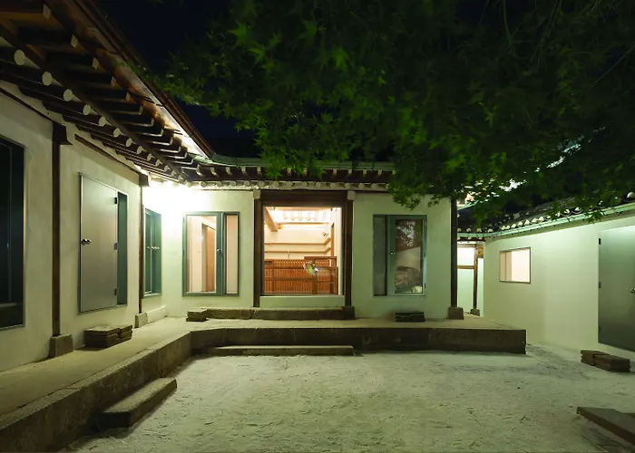 Side Hanok 2*