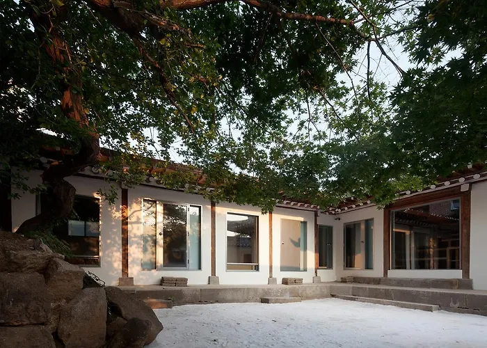 Side Hanok 2*
