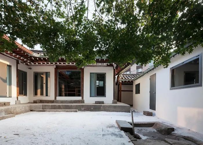 Side Hanok 2*