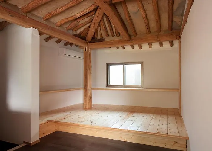 Side Hanok Hotel 2*